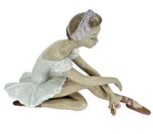 Nao Lladro Rose Ballerina #5919 Retired Porcelain Figurine 8" handmade Spain - Picture 1 of 9