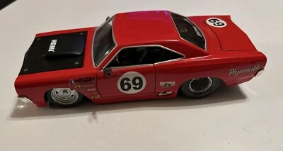 JADA 1 /24 BIGTIME MUSCLE 1969 PLYMOUTH ROAD RUNNER 426 HEMI RARE RED, FREE SHIP - Image 1 of 4