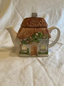 Cottage Shaped Teapot - Picture 1 of 5