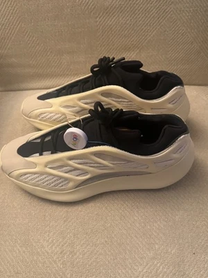 13 码-阿迪达斯 Yeezy Boost 700 V3 Azael 全新 — 第 1/4 张图片