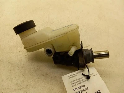 00-04 TOYOTA ECHO 1.5L FWD MT BRAKE MASTER CYLINDER ASSEMBLY  - Image 1 of 4