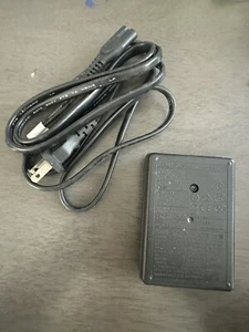 Genuine Olympus LI-60C Battery Charger for Olympus With Cradles - Picture 1 of 6