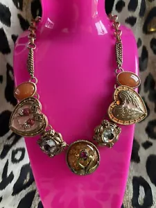 Collar Betsey Johnson LOVE Lucky Charms Rosa Cisne Amor Pájaros Ala de Ángel Corazón - Imagen 1 de 11