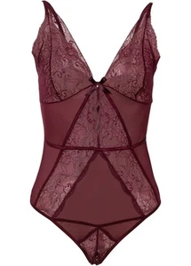 Stringbody mit verlockenden Spitzeneinsätzen Gr. 40/42 Ahornrot Damen-Body Neu* - Bild 1 von 1