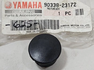 1 NEW Yamaha FZ700T FZ750S XVZ1300 ATK Special Shape Plug Cap OEM 90338-23172 - Image 1 of 2