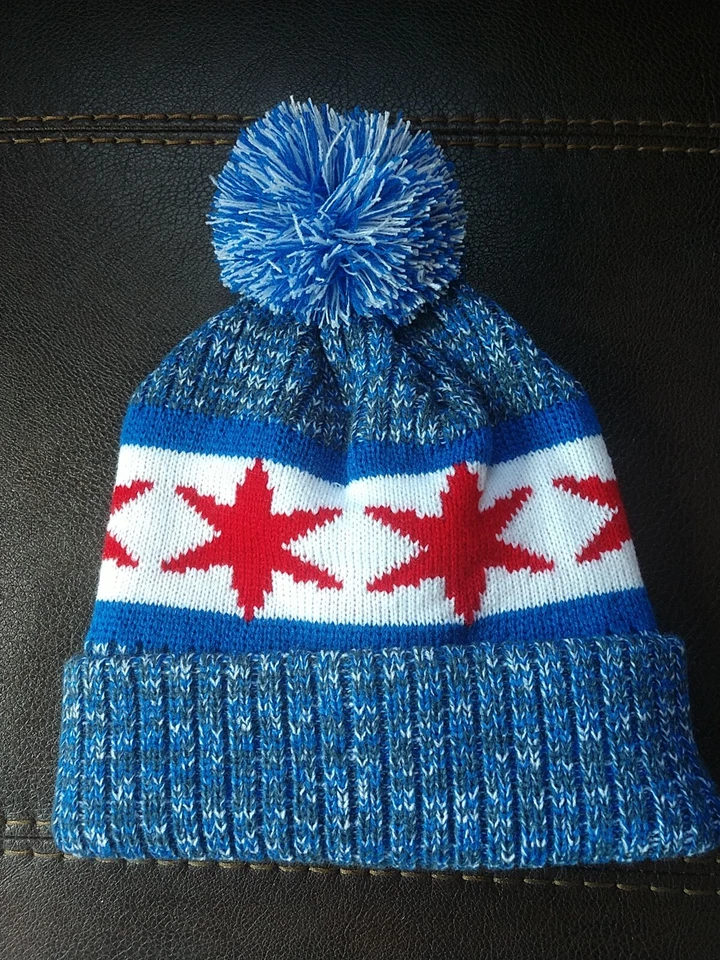 Sombrero de pompón tejido con bandera de Chicago Foto 1 de 3