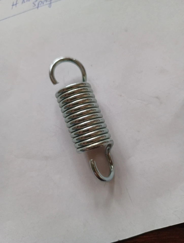 Palanca de freno manual Lotus M100 resorte de retorno. Foto 1 de 1