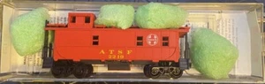 Micro Trains N Scale - ATSF Caboose 2219 WRONG BOX - 34611 - Picture 1 of 2