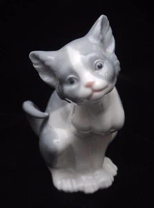 LLADRO CAT KITTEN FIGURINE MINT DAISA 1981 #5113 "FEED ME" - Picture 1 of 4
