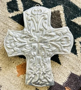 Vintage STUNNING Pewter Silver Tone Metal Cross Wall Home Decor - Picture 1 of 3