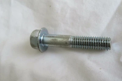 Parafuso flangeado Kawasaki # 92001-1578 8x40 Z1 H2 F5 F6 F7 F8 F9 G3 KE KV KX K1016 - Imagem 1 de 4