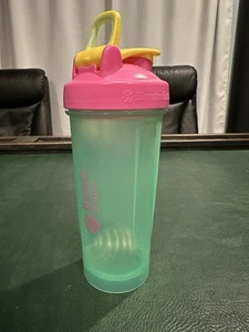 BlenderBottle Classic – 28 oz – Retro Teal & Pink – Authentic Shaker Bottle - Afbeelding 1 van 2