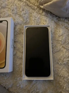 Apple iPhone 12 - 64GB - White (Unlocked) - Afbeelding 1 van 3