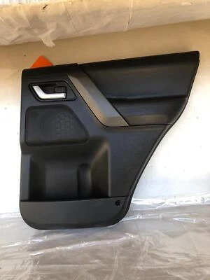 2008 LAND ROVER LR2 задняя дверь отделка панели интерьера с дверной ручкой и переключатель справа - Изображение 1 из 4