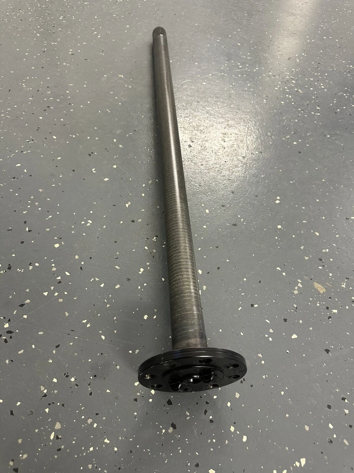 2020-24 Gmc Sierra Silverado 2500 3500 HD Rear Axle Shaft 84757405 OEM 31 Spline - Image 1 of 3