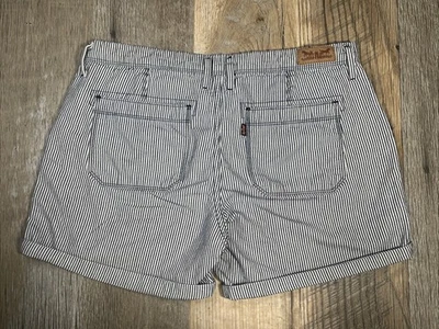 Pantalones cortos para mujer LEVI'S Hickory a rayas con puños W30 azul marino/blanco con dobladillo de algodón Foto 1 de 4