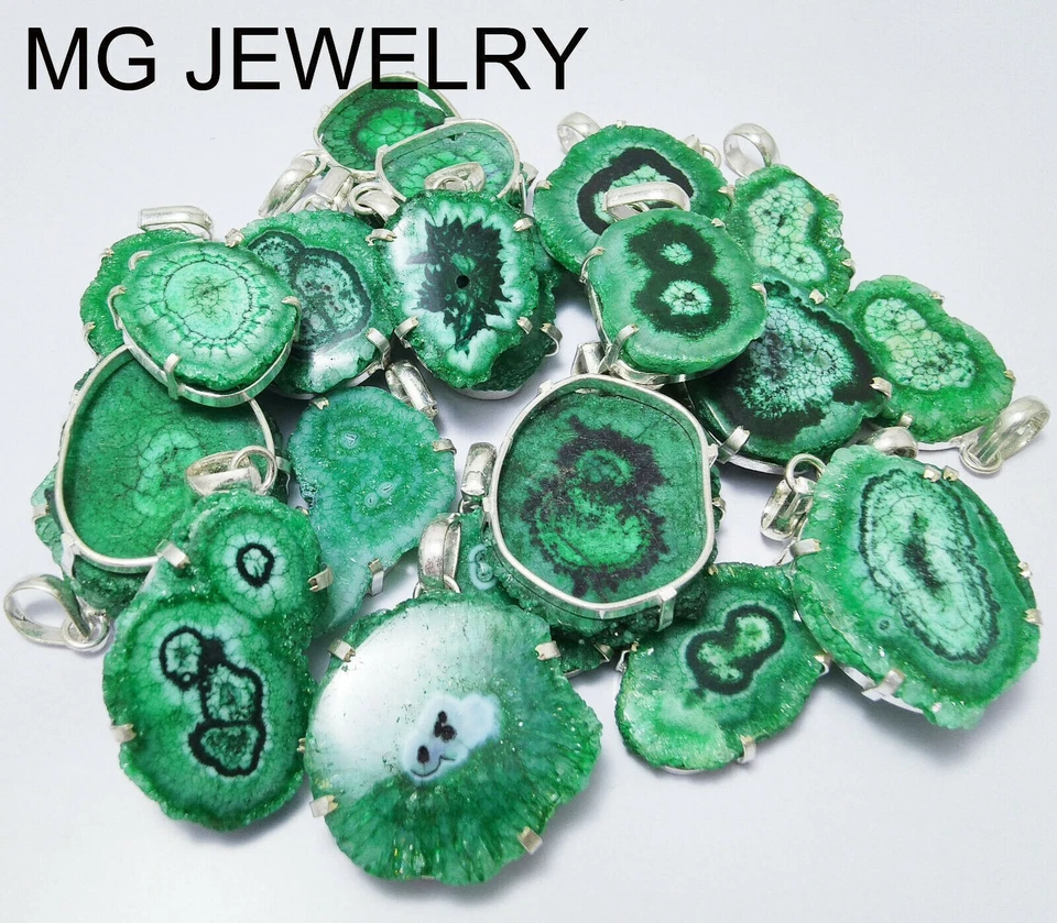 Lote de 90 piezas colgantes superpuestos de plata .925 piedras preciosas druzy de cuarzo solar color verde Foto 1 de 4