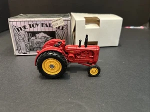 ERTL Massey Harris 55 Diesel Toy Farmer 1992 National Farm Toy Show 1/43 Nuevo en caja - Imagen 1 de 15