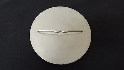 Оригинальный центральный колпак колеса Ford Thunderbird T Bird E9SC-1A096-BB серебристая отделка - Изображение 1 из 2