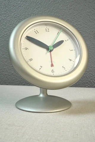 Post Modern Contemporary Michael Graves Designs Target Quartz Alarm Mantel Clock Cover
