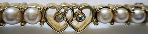 SARAH COVENTRY COV Vintage 1970s Hearts Pin Brooch Pearls Rhinestones Gold - Bild 1 von 5