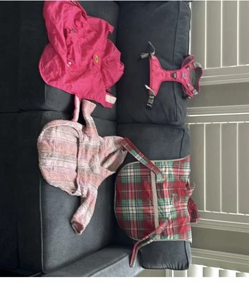 Pacote com três jaquetas e arnês ajustável para cachorros de tamanho médio - Imagem 1 de 4
