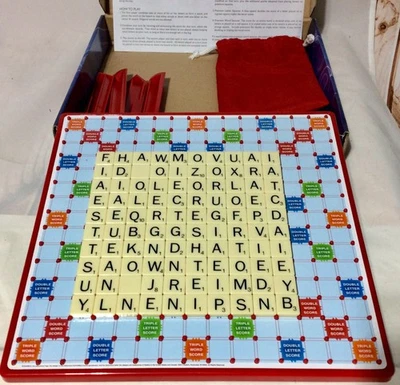 🧩💥TILE LOCK SCRABBLE por Winning Moves Games EE. UU., Mini Juego, Bloqueo de Azulejos 🧩💥 Foto 1 de 4