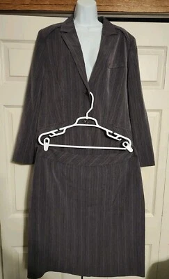 Conjunto de falda traje a rayas gris rosado Norton McNaughton para mujer talla 16 falda 18 Foto 1 de 4