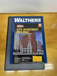 Walthers Cornerstone City Apartment Building HO Scale Kit 933-3770 Complete - Bild 1 von 4