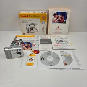 Cámara digital Kodak EasyShare C530 5 MP plateada con accesorios - Imagen 1 de 22