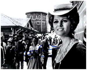 CLAUDIA CARDINALE IN ONCE UPON A TIME IN THE WEST signiert - mit Echtheitszertifikat - Bild 1 von 2