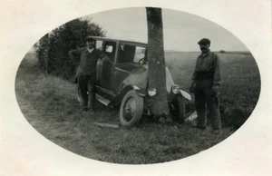 France Memories of a Tow Truck Car Wreck Tree Accident Old Photo 1935 - Picture 1 of 3