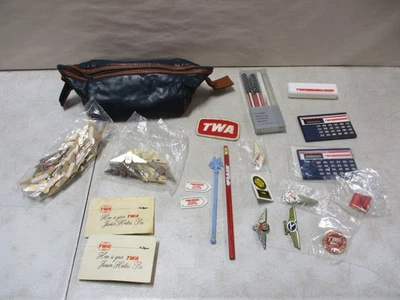 TWA Lote Surtido de Pines, Parche, Calculadora, Bolígrafos Foto 1 de 4