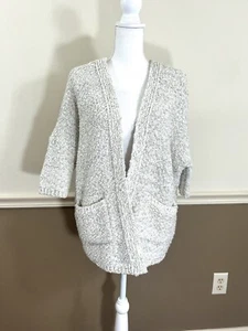 Forever 21 Cardigan Grosso PICCOLO Beige e Argento Tasche Metallizzate Manica 3/4 Boxy - Foto 1 di 9