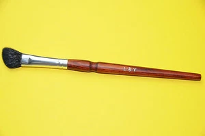 L&Y Angled Eye Shadow Brush - Picture 1 of 2