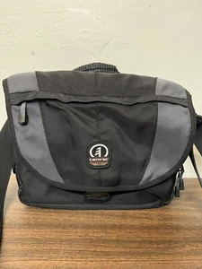 TAMRAC 5534 Adventure Messenger 4 Camera Bag - Shoulder Strap - Black Gray - Picture 1 of 21