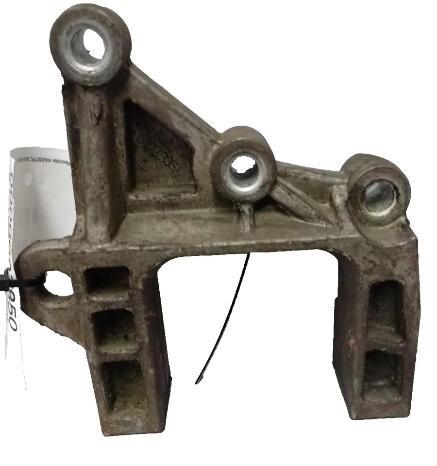 Chrysler T&C Dodge Grand Caravan 2008-14 soporte de montaje de transmisión OEM 04721335AA Foto 1 de 4