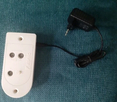 König - TV Amplifier - 25db - TV Verstärker - KN-AMP25  - 2 Ausgänge - Bild 1 von 2