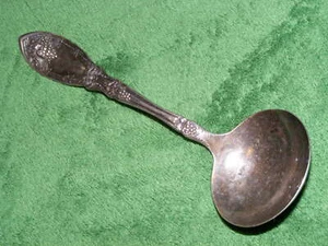 Oneida 1881 Rogers "LaVigne" versilberte Saucenkelle - Bild 1 von 9