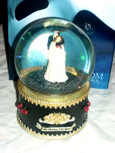 Phantom of the Opera Snow Globe San Francisco Music Box  1986 Music of the Night - Picture 1 of 11