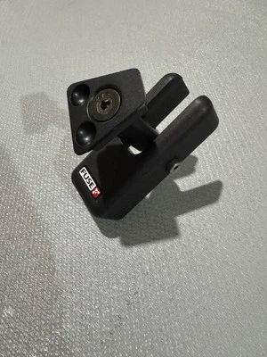 Быстросъемное винтовое крепление для охотничьего колчана предохранителя/колчана Hoyt - Изображение 1 из 4