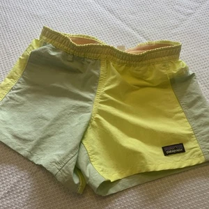 Patagonia Baggies Shorts Girls LG - Picture 1 of 5