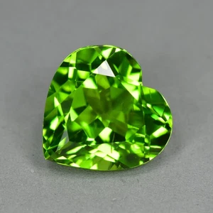 Piedra preciosa fenomenal de corte de corazón personalizado de 4,07 quilates peridoto verde vivo sin calefacción - Imagen 1 de 1