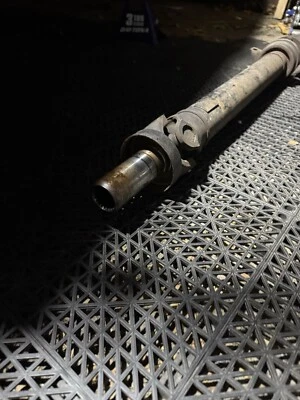 Lexus IS300 2001-2005 línea de transmisión trasera automática eje de transmisión OEM Foto 1 de 3