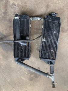98-99 YAMAHA YZ400F ENGINE MOTOR COOLING COOLER RADIATOR SET PAIR LEFT RIGHT - Picture 1 of 6