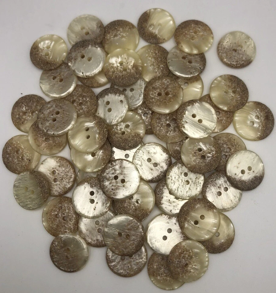 Винтажные белые коричневые кнопки с 2 отверстиями с персонажами 22 мм лот из 8 A270 - Изображение 1 из 4