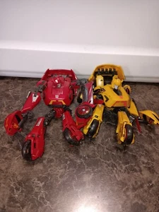 Transformers Generations War For Cybertron WFC Bumblebee And Cliff Jumper... - Picture 1 of 9