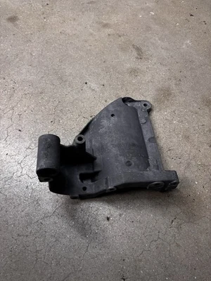 Оригинальный б/у кронштейн крепления компрессора переменного тока для BMW M5 M6 S85 2006-2010 годов выпуска - Изображение 1 из 4