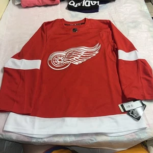 Camiseta deportiva Detroit Red Wings nueva con etiquetas - en blanco - talla 46 - Imagen 1 de 4