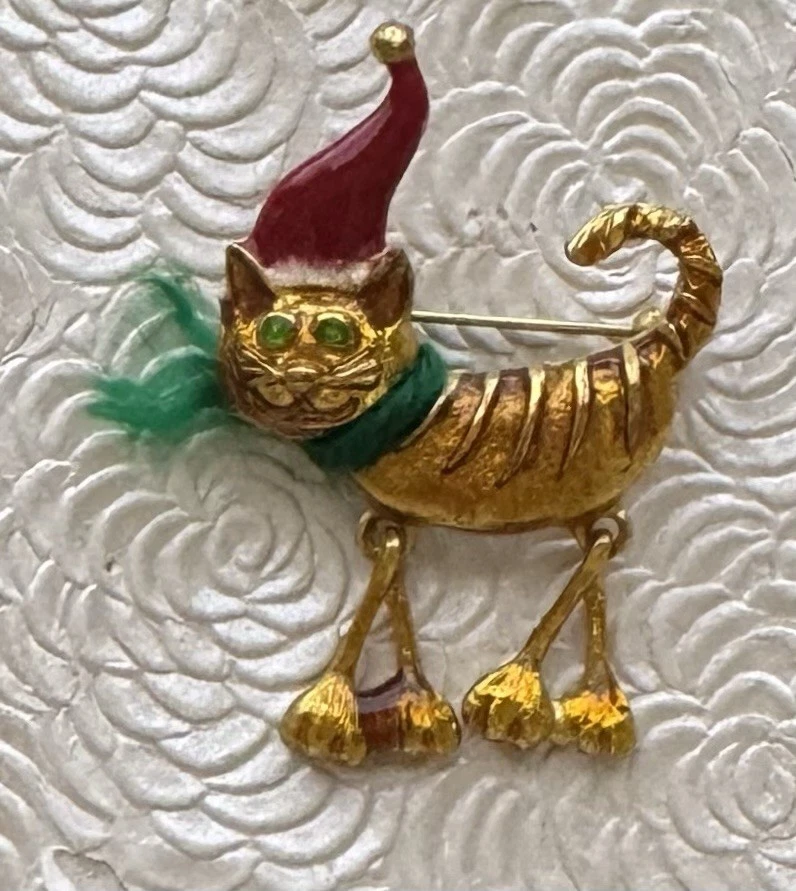 Cat  w/ Santa’s hat  Enamel on gold tone metal brooch - Image 1 of 4